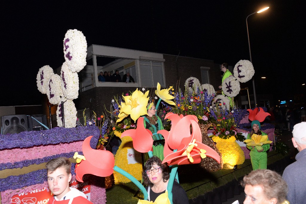 ../Images/Verlicht bloemencorso 2018 026.jpg